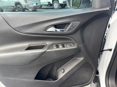 Used 2024 Chevrolet Equinox LT FWD image 20