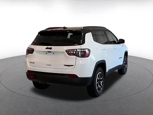 Used 2025 Jeep Compass Trailhawk AWD/4WD image 11