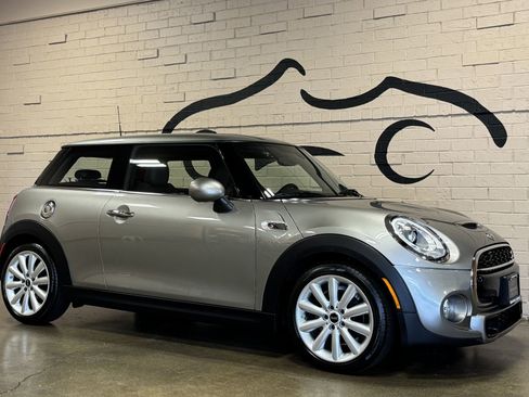 Used 2017 MINI Cooper S FWD image 2