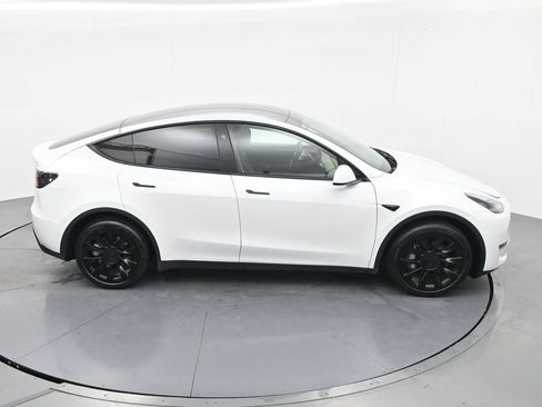 Used 2023 Tesla Model Y Long Range AWD/4WD image 19