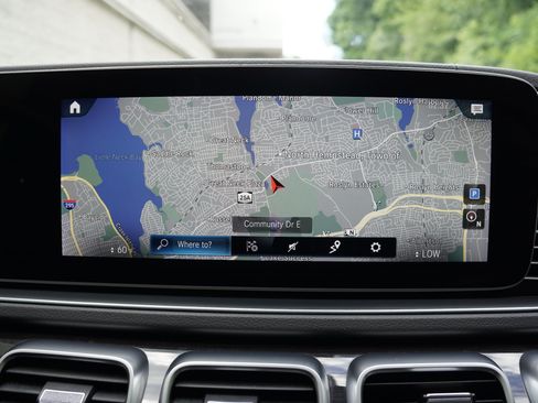 Used 2020 Mercedes-Benz GLS 450 4MATIC image 22