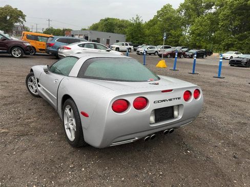 Used 1999 Chevrolet Corvette Coupe w/ Memory Pkg RWD image 7