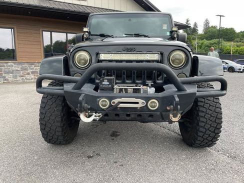 Used 2015 Jeep Wrangler Unlimited Sahara AWD/4WD image 12