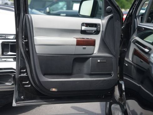 Used 2015 Toyota Sequoia Platinum AWD/4WD image 31