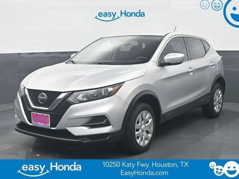 Used 2020 Nissan Rogue Sport S image 1