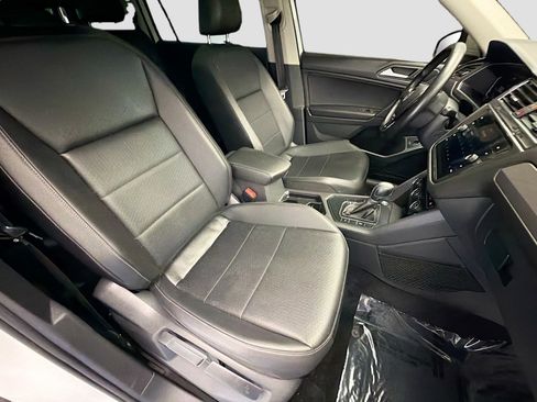 Used 2019 Volkswagen Tiguan SEL FWD image 15