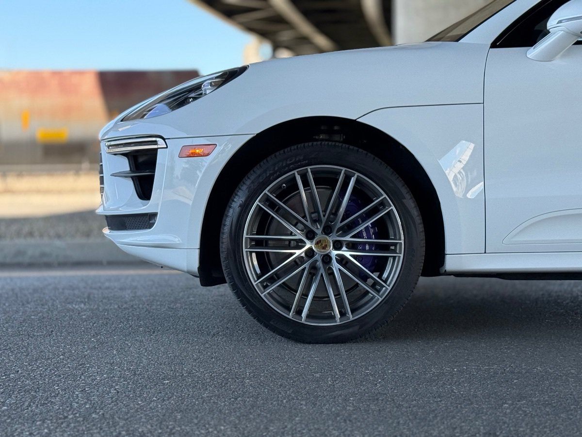 Used 2021 Porsche Macan Turbo AWD/4WD image 13