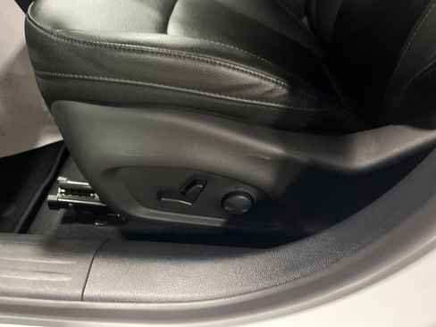 Used 2024 Jeep Compass Limited image 10