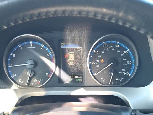 Used 2018 Toyota RAV4 XLE image 13