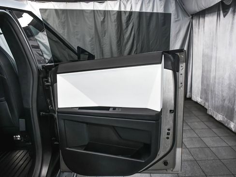 Used 2024 Tesla Cybertruck AWD Crew Cab image 21