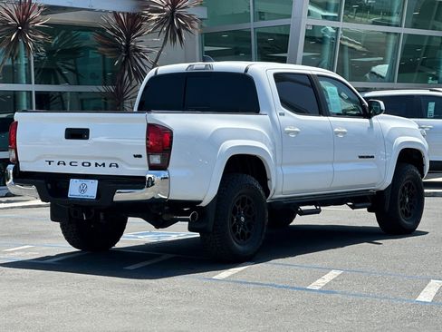 Used 2022 Toyota Tacoma SR5 RWD image 4