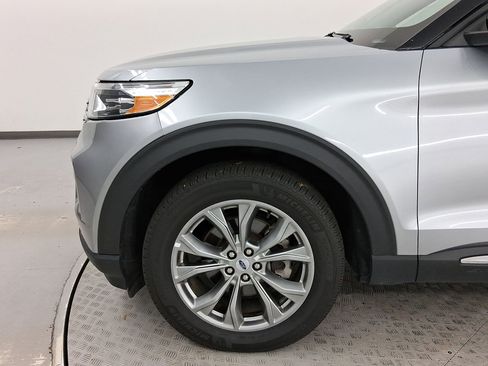 Used 2023 Ford Explorer Limited image 11