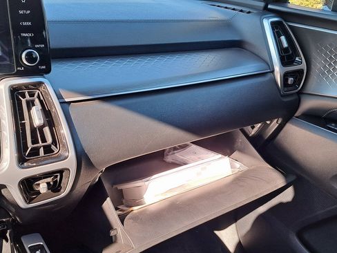 Used 2022 Kia Sorento SX image 19