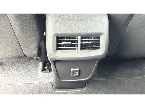 Used 2024 Chevrolet Equinox LT FWD image 34