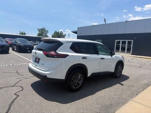Used 2024 Nissan Rogue S AWD/4WD image 5