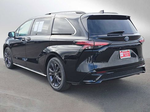 Used 2022 Toyota Sienna XSE w/ XSE Plus Package FWD image 6