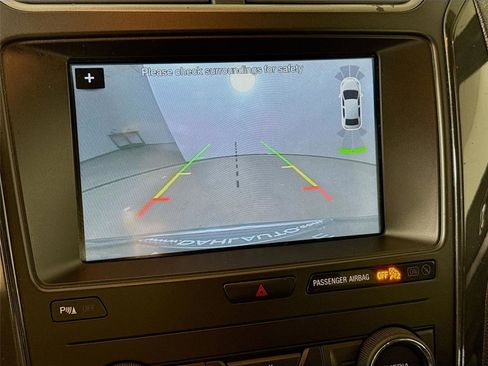 Used 2018 Ford Explorer XLT w/ Equipment Group 202A AWD/4WD image 6