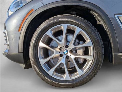 Used 2019 BMW X5 xDrive40i w/ Executive Package image 24
