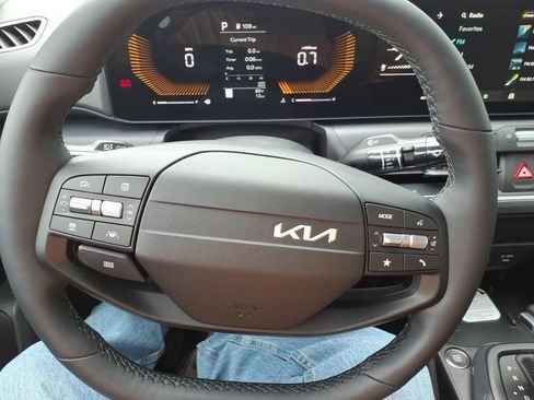 New 2026 Kia K4 EX FWD image 21