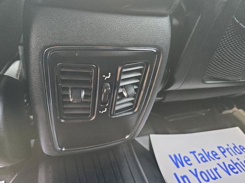 Used 2016 Jeep Grand Cherokee Laredo w/ Quick Order Package 23E AWD/4WD image 14