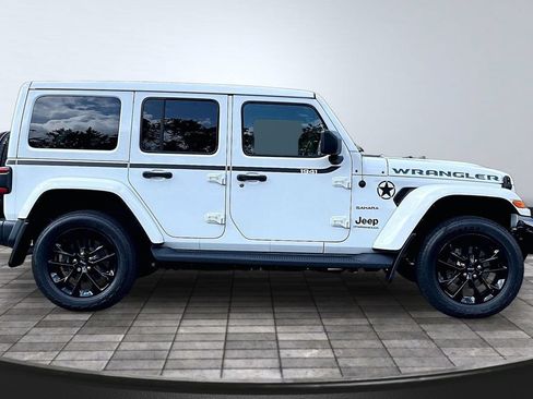 Used 2023 Jeep Wrangler Unlimited Sahara w/ Cold Weather Group AWD/4WD image 8
