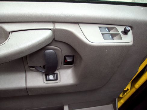 Used 2014 Chevrolet Express 1500 AWD image 19