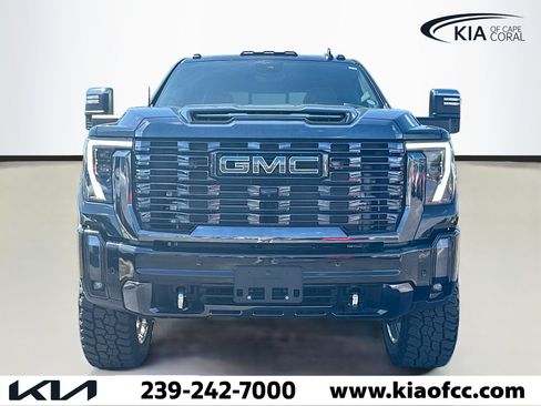 Used 2024 GMC Sierra 3500 Denali Ultimate image 8