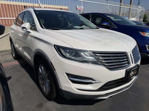 Used 2017 Lincoln MKC Select w/ Select Plus Package FWD image 1