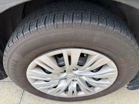 Used 2014 Toyota Camry LE FWD image 3