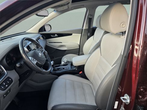 Used 2019 Kia Sorento SX w/ SX Touring Package FWD image 12