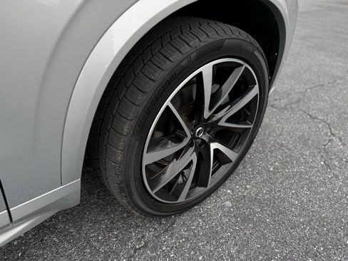 Used 2023 Volvo XC90 B6 Plus image 10