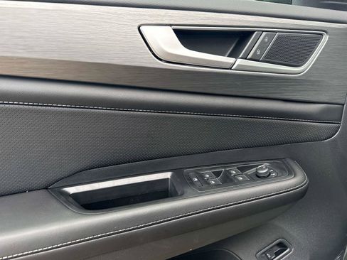 New 2026 Volkswagen Atlas Cross Sport SE image 18