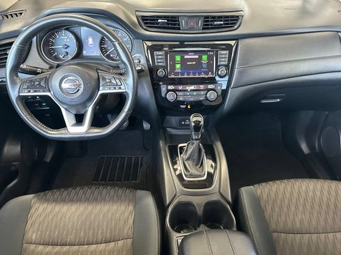 Used 2018 Nissan Rogue SV w/ Sun & Sound Touring Package FWD image 13