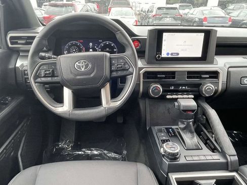 Used 2025 Toyota Tacoma TRD Off-Road AWD/4WD image 17