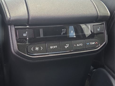 New 2026 Toyota Highlander Platinum AWD/4WD image 15