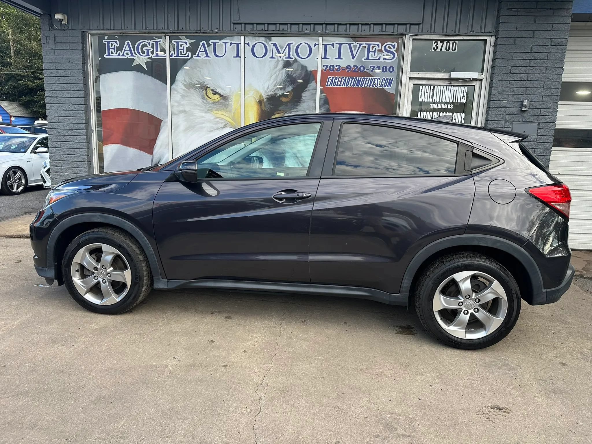 Used 2017 Honda HR-V EX image 6