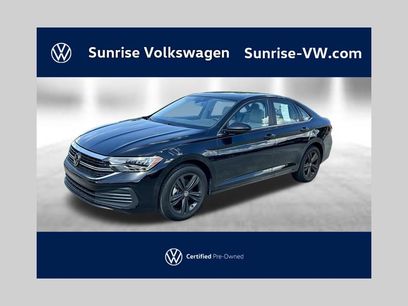 Used 2024 Volkswagen Jetta SE w/ Panoramic Sunroof Package