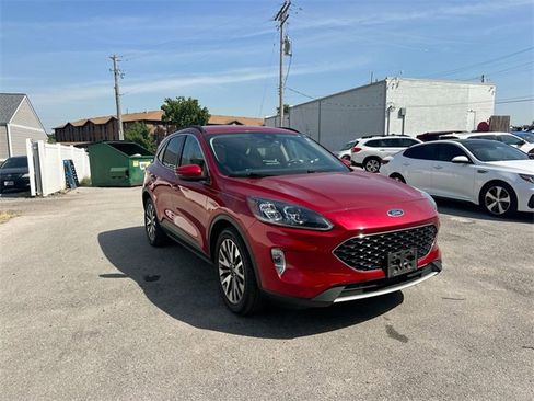 Used 2020 Ford Escape Titanium image 7