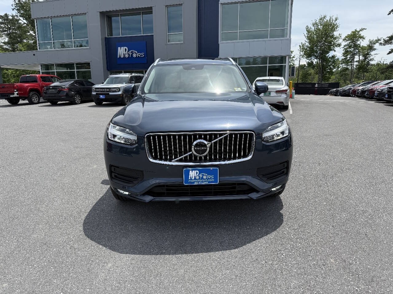 Used 2020 Volvo XC90 T6 Momentum AWD/4WD image 3