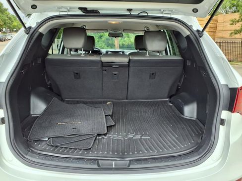 Used 2018 Hyundai Santa Fe Sport w/ 2.4L Value Package 02 FWD image 10