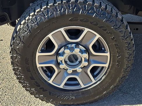 Used 2024 Ford F250 Lariat AWD/4WD image 9