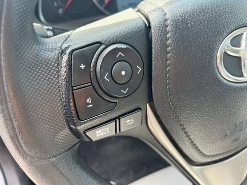 Used 2015 Toyota RAV4 XLE FWD image 32