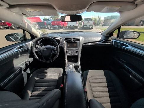 Used 2019 Ford Fusion SE FWD image 5