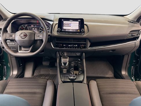 Used 2026 Nissan Rogue SV image 3