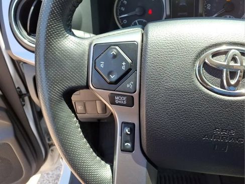 Used 2021 Toyota Tacoma SR5 AWD/4WD image 16