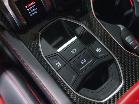 Used 2019 Lamborghini Urus image 42