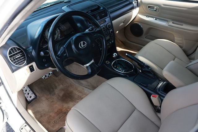 Used 2005 Lexus IS 300 RWD image 6