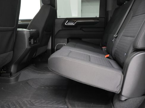 Used 2024 Chevrolet Silverado 2500 LT AWD/4WD image 9