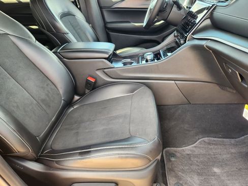 New 2025 Jeep Grand Cherokee L Altitude image 13