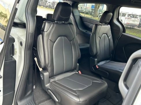 New 2026 Chrysler Pacifica Select image 34